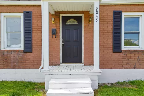 2045 S Yellow Springs St, Springfield, OH 45506 photo 7