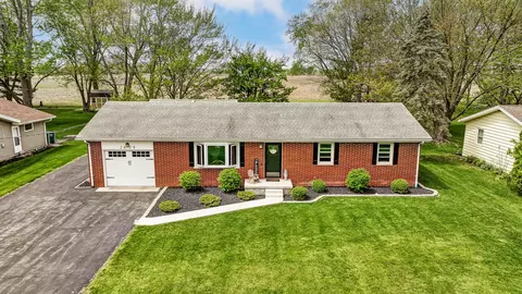 2629 Debbie Dr, Lima, OH 45807