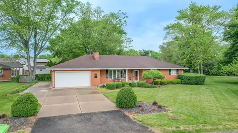 400 Mound Cir, Enon, OH 45323