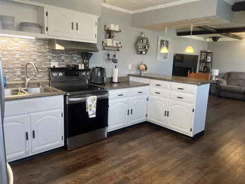 Kitchen - 631 Gruen Dr, Springfield, OH 45505 photo 1 of 3