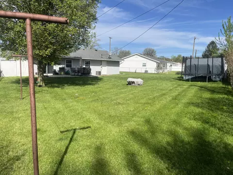 Exterior - 631 Gruen Dr, Springfield, OH 45505 photo 5 of 6