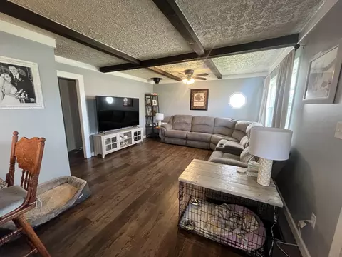 Living - 631 Gruen Dr, Springfield, OH 45505 photo 1 of 3