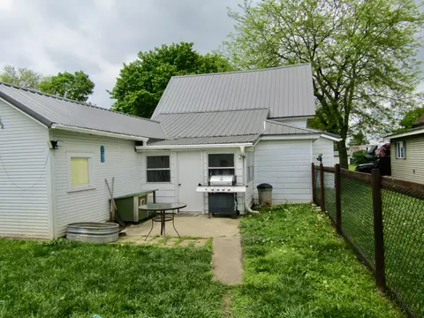 Exterior - 118 N Mill St, De Graff, OH 43318 photo 5 of 9