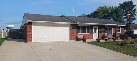 1942 Fair Oaks Dr, Sidney, OH 45365