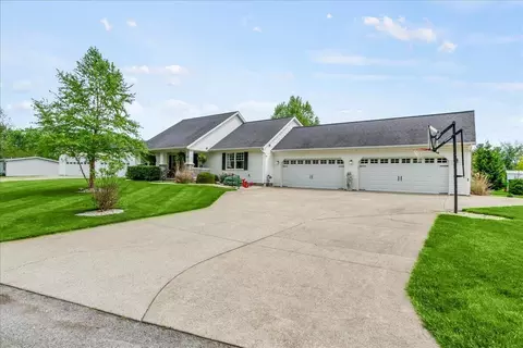 11040 Pear Ln, Belle Center, OH 43310