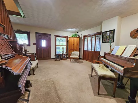 Entry Way - 6700 Johnson Rd, Springfield, OH 45502 photo 1 of 2