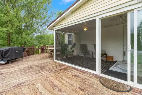452 Woodview Dr, Springfield, OH 45504 photo 8