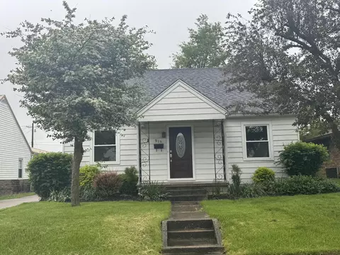 915 N Walnut St, Celina, OH 45822