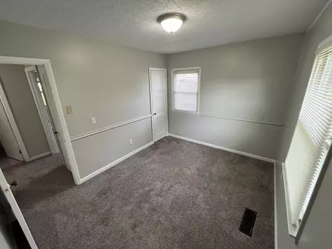 2045 S Hadley Rd, Springfield, OH 45505 photo 7