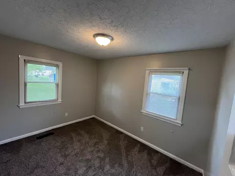 2045 S Hadley Rd, Springfield, OH 45505 photo 10