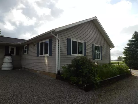 Exterior - 31 S Elm Tree Rd, Conover, OH 45317 photo 3 of 5