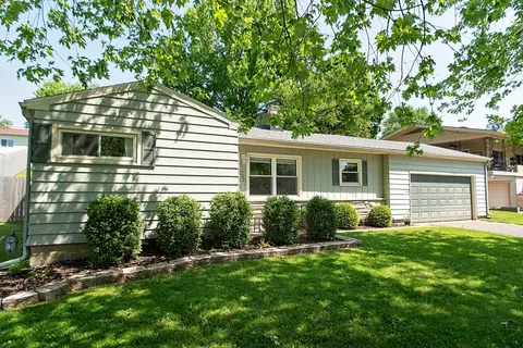 722 S Broadmoor Blvd, Springfield, OH 45504