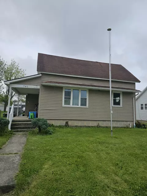 741 Columbia St, Saint Marys, OH 45885