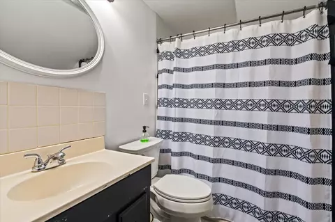 Bath - 104 Bellevue Ave, Springfield, OH 45503 photo 1 of 1
