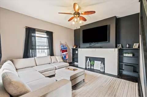 Living - 104 Bellevue Ave, Springfield, OH 45503 photo 1 of 2