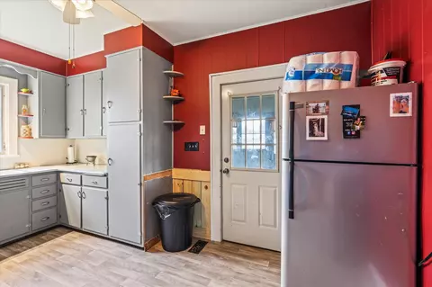 Kitchen - 104 Bellevue Ave, Springfield, OH 45503 photo 5 of 5