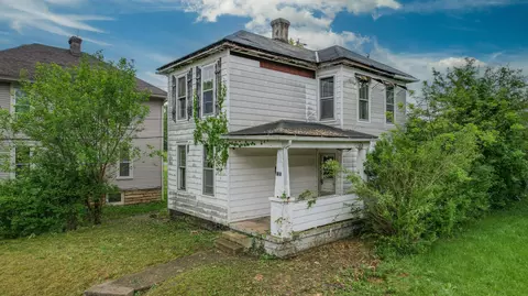 1018 Cypress St, Springfield, OH 45505