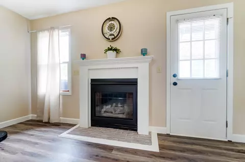 Entry Way - 4280 Evans Ave, Springfield, OH 45504 photo 2 of 3