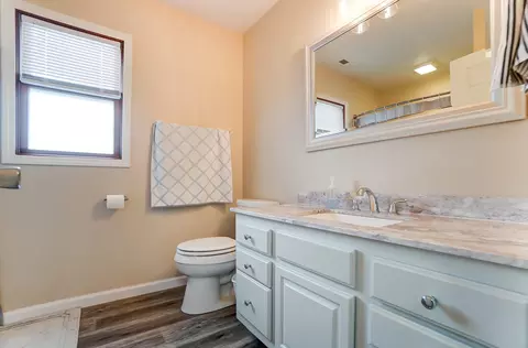 Bath - 4280 Evans Ave, Springfield, OH 45504 photo 9 of 11