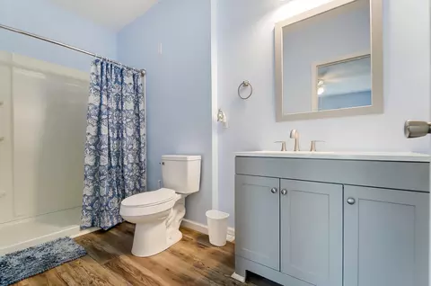 Bath - 4280 Evans Ave, Springfield, OH 45504 photo 1 of 11