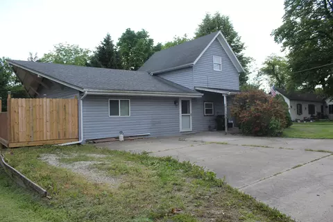 10354 Black Fox Trl, Piqua, OH 45356