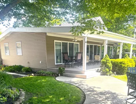 10207 Seminole Shore Dr, Huntsville, OH 43324