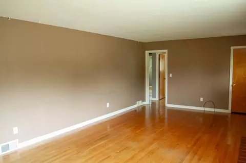 Living - 2102 Saint Paris, Springfield, OH 45504 photo 2 of 4