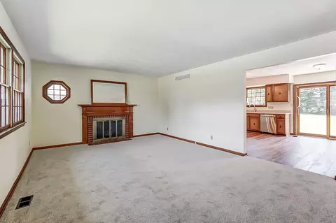 2812 Carriage Ln, Springfield, OH 45505 photo 6