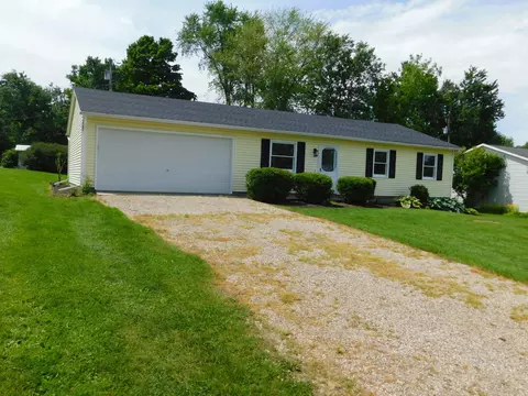 239 E Walnut St, Saint Paris, OH 43072 photo 2