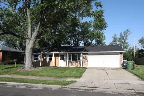 1813 Fair Oaks Dr, Sidney, OH 45365