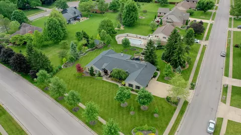 2350 Wells Dr, Sidney, OH 45365 photo 3