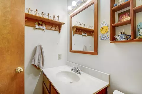 Bath - 2753 Conowoods Dr, Springfield, OH 45503 photo 5 of 5