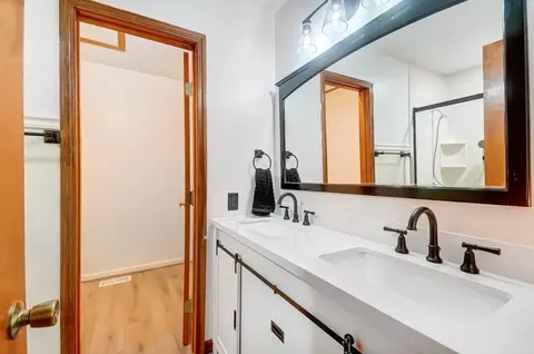 Bath - 2753 Conowoods Dr, Springfield, OH 45503 photo 1 of 5