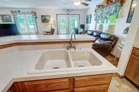 Kitchen - 2753 Conowoods Dr, Springfield, OH 45503 photo 4 of 5