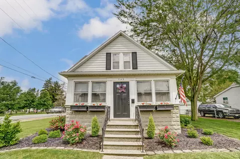 742 W 3rd St, Delphos, OH 45833