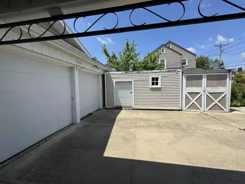 309 E Market St, Celina, OH 45822 photo 4