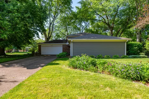 1235 Lomeda Ln, Beavercreek, OH 45434