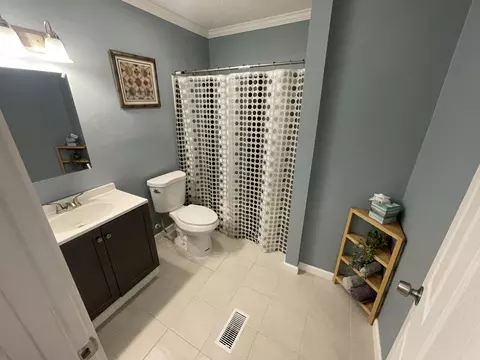 Bath - 1112 Hillcrest Ave, Springfield, OH 45504 photo 1 of 1