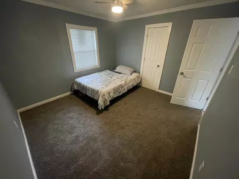 Bedroom - 1112 Hillcrest Ave, Springfield, OH 45504 photo 2 of 3