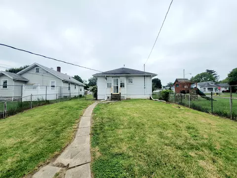 Exterior - 2106 Beatrice St, Springfield, OH 45503 photo 5 of 8