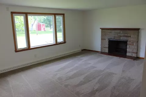 Living - 1342 Ronald Rd, Springfield, OH 45503 photo 1 of 3