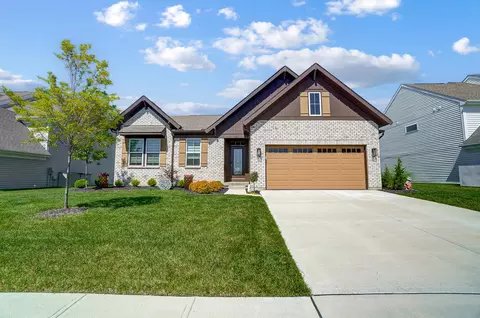 9007 Lakeside St, Tipp City, OH 45371