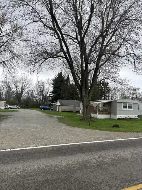915 Garbry Rd, Piqua, OH 45356