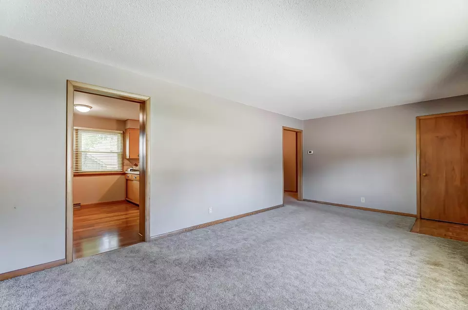 Living - 403 Hoopengarner St, Wapakoneta, OH 45895 photo 3 of 3