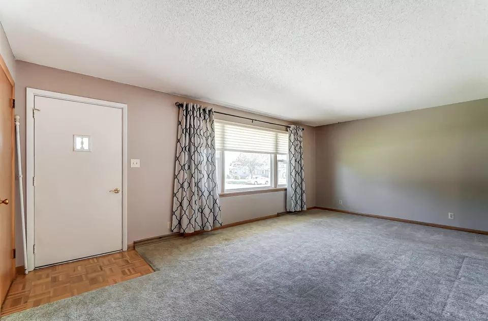 Living - 403 Hoopengarner St, Wapakoneta, OH 45895 photo 1 of 3