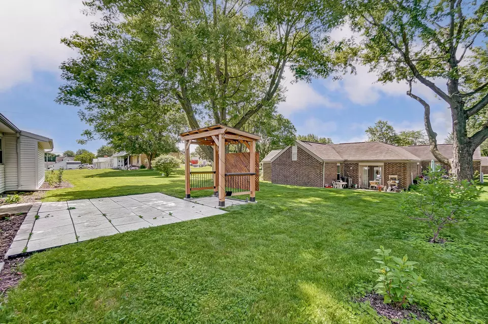 Exterior - 403 Hoopengarner St, Wapakoneta, OH 45895 photo 7 of 9