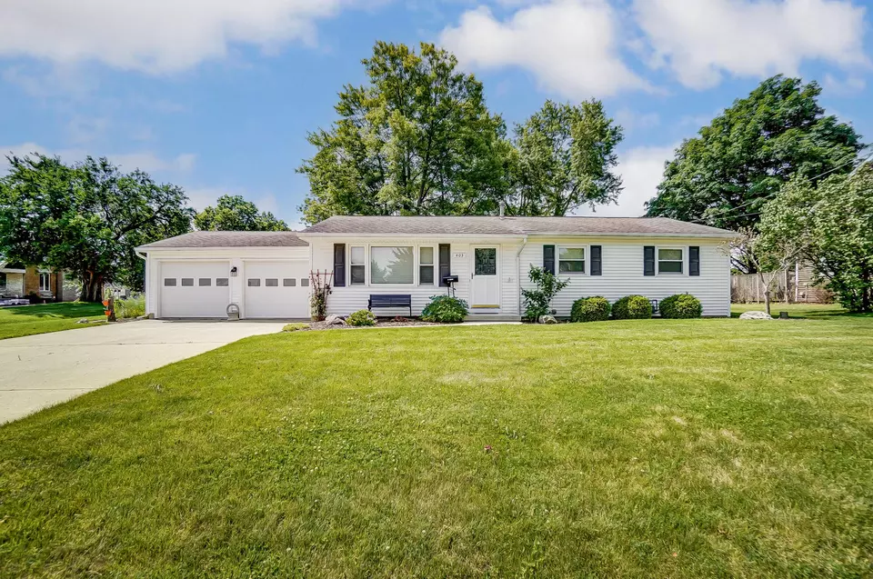 Exterior - 403 Hoopengarner St, Wapakoneta, OH 45895 photo 1 of 9