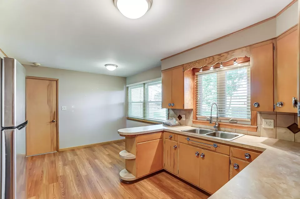 Kitchen - 403 Hoopengarner St, Wapakoneta, OH 45895 photo 6 of 6