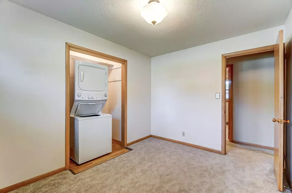 Bedroom - 403 Hoopengarner St, Wapakoneta, OH 45895 photo 6 of 6