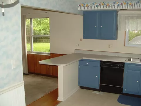 Kitchen - 1641 Yorkshire Ct, Springfield, OH 45503 photo 2 of 5
